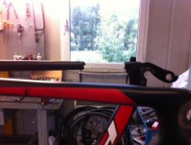 Pezzo di fodero mancante su Specialized Tarmac - Specialized Tarmac broken stay