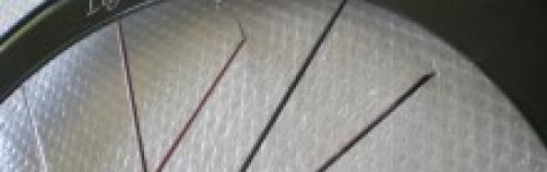 Riparazione raggi e cerchio su ruote in carbonio Lightweight