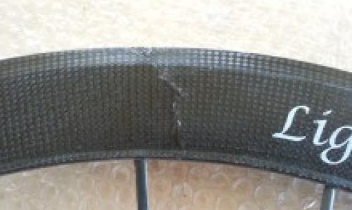 Cerchio Ligheweight lesionato in seguito a incidente