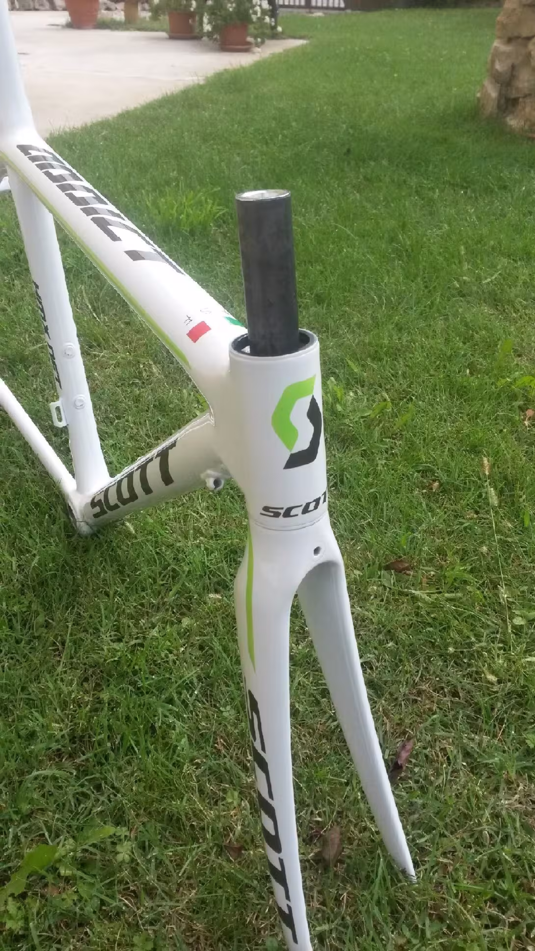 telaio dopo la riverniciatura