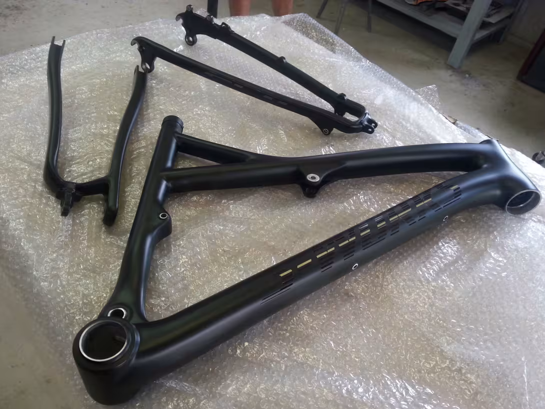 telaio epic dopo la verniciatura