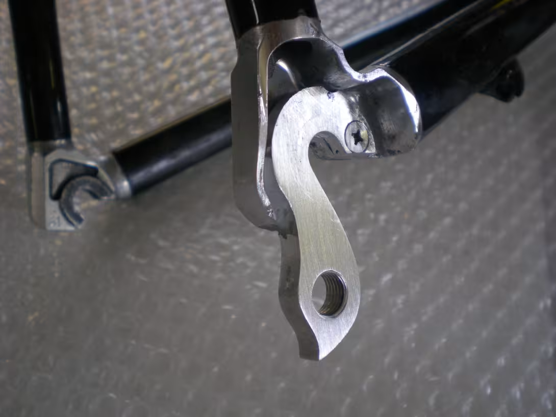 nuovo supporto cambio ora sostituibile