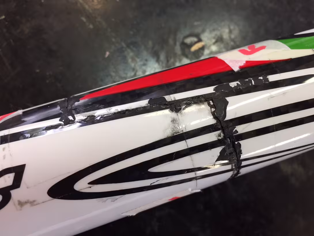 tubo orizzontale lesionato - vista di lato e lato inferiore